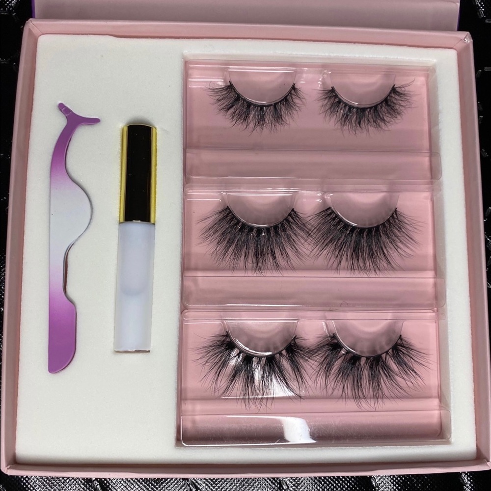 Assorted Eyelash Extension Set! - Picture 4 of 6